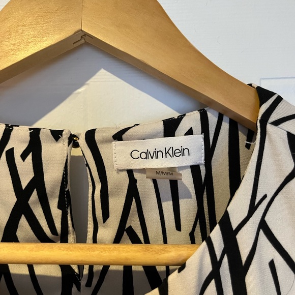 Calvin Klein top - Picture 2 of 2
